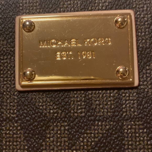 VGUC. Michael Kors Jet Set brown and tan signature logo wallet/wristlet. - Picture 2 of 10